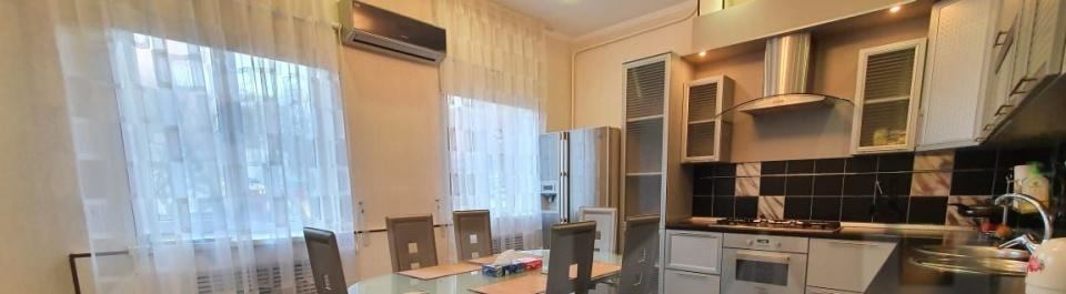 К продаже предлагается трехкомнатная квартира в одном из лучших  районов Анапы.
Развитая инфраструкт